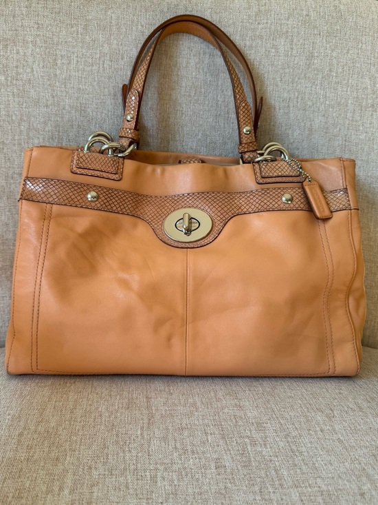 Coach Handbags - Coach Penelope Leather Turnlock Carryall Bag in Peach